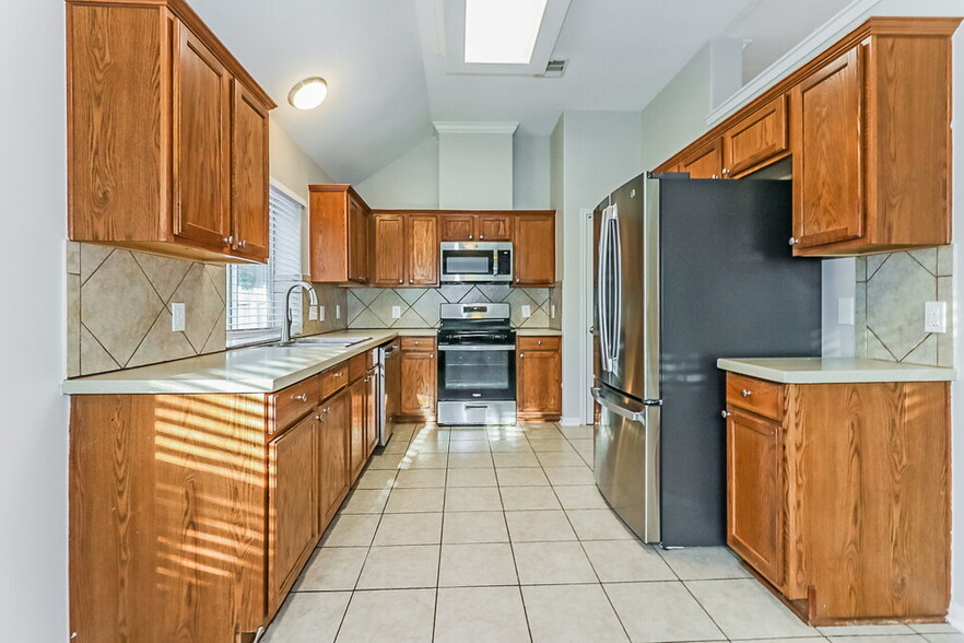 Building Photo - 9806 King Arthur Ct