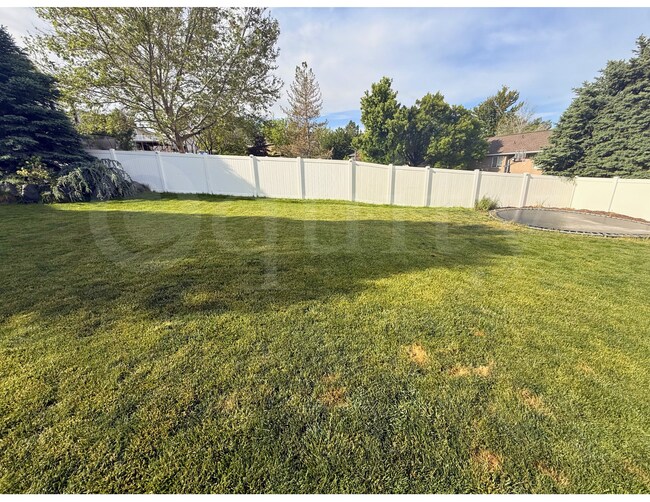 Building Photo - 787 W Vahe St