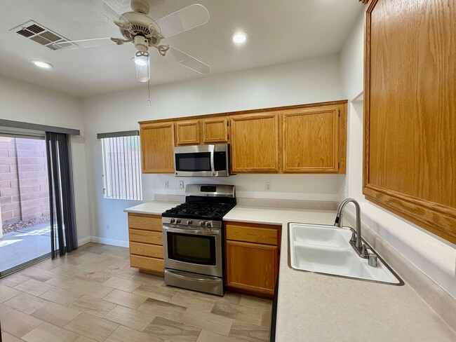 Building Photo - Cute and cozy 2 bedroom 2 bathroom condo