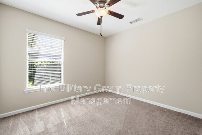 Building Photo - 374 Porta Rosa Circle