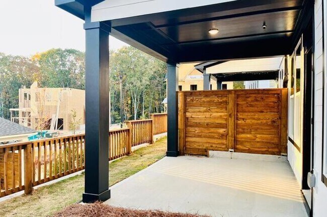 Building Photo - 1222 Waldon Xing