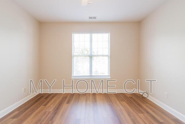 Building Photo - 6716 Mallard Park Dr