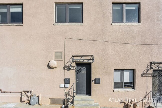 Building Photo - FREE February! 2nd Floor LoHi 2 Bed 1 Bath...