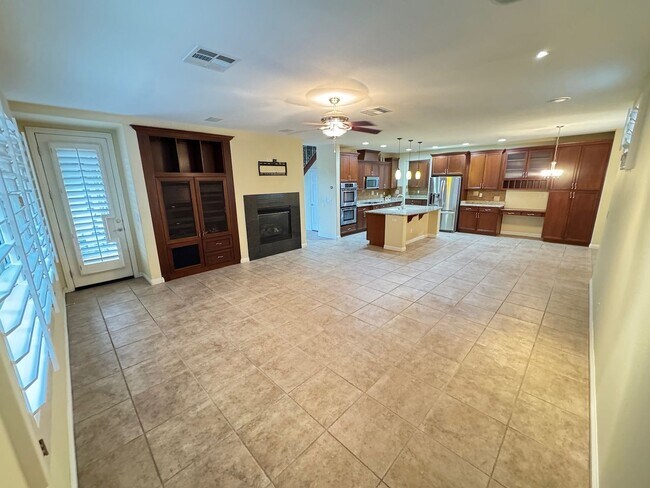 Building Photo - Spacious 4 Bedroom Home with Private Pool!