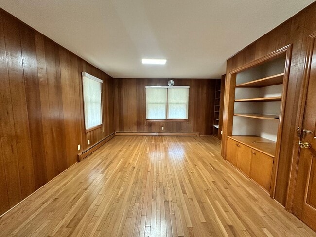 Building Photo - Four Bedroom Two and a Half Bath home avai...