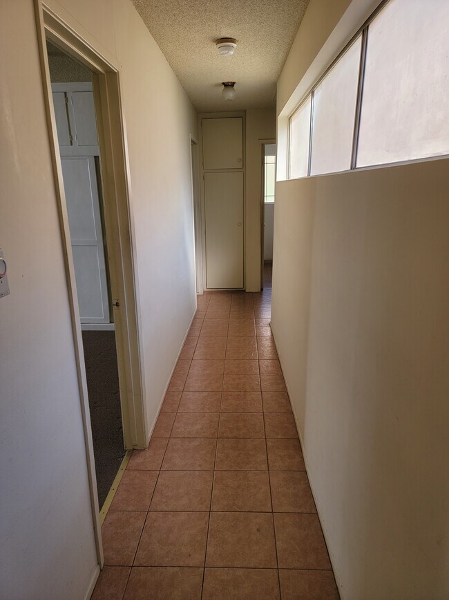 Hallway - 564 Oleander Dr