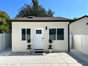 Building Photo - 223 E Cherry Ave