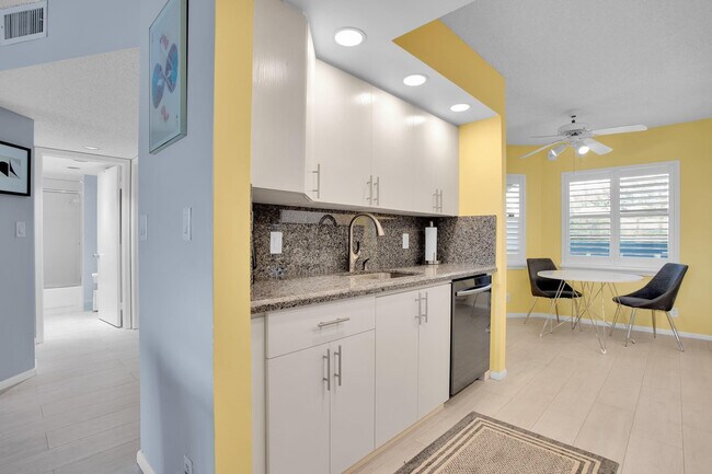 Building Photo - 1702 Andros Isle