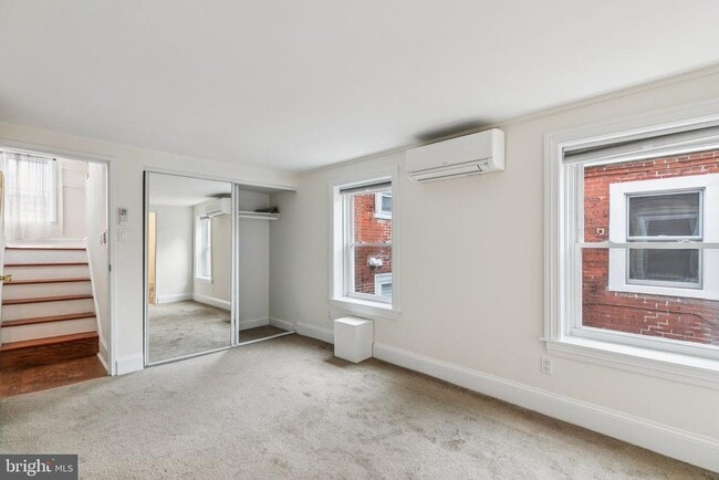 Building Photo - 1703 Wallace St