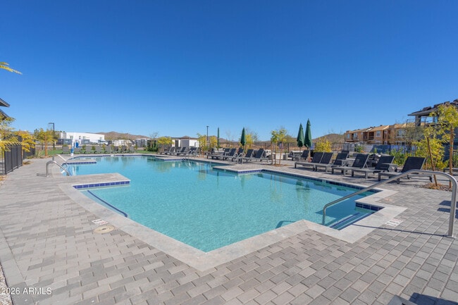 Building Photo - 2121 W Sonoran Desert Dr