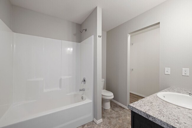 Building Photo - 3 Bedroom Rental Home in Republic!