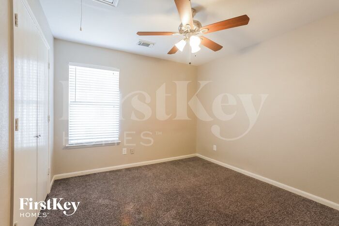 Building Photo - 411 Remington Creek Dr