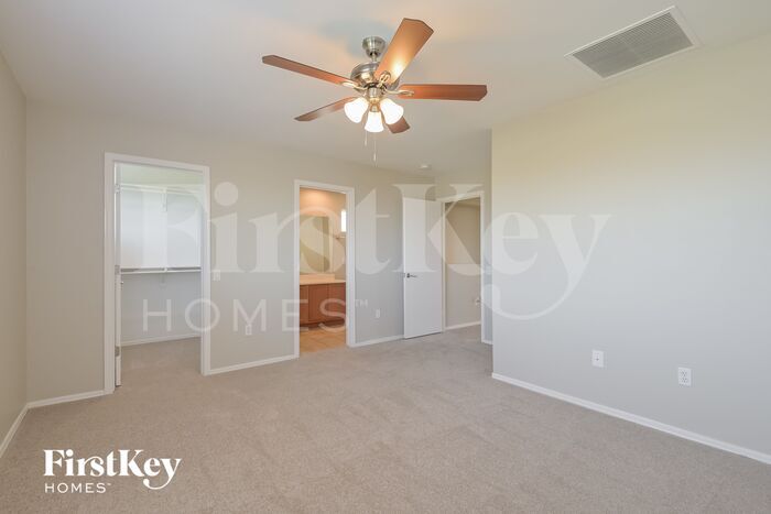 Building Photo - 10621 E Singing Canyon Dr