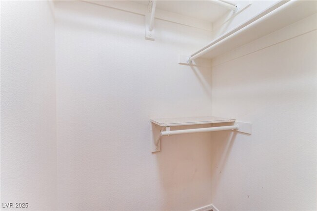 Building Photo - 5124 Appealing Ct