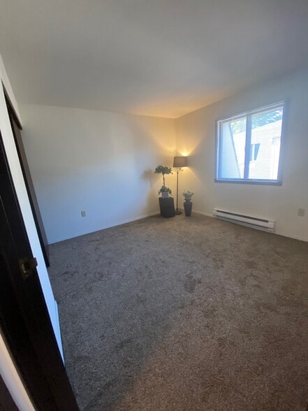 Building Photo - 1712 S 115 Ct