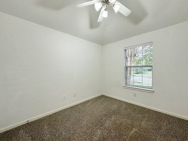 Building Photo - 73 E Montfair Blvd