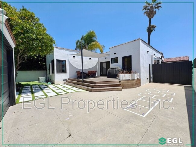 Building Photo - 3927 Degnan Blvd