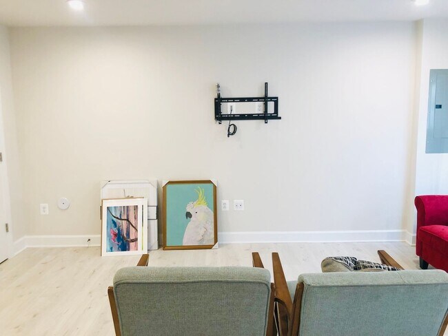 Building Photo - Newly Built Townhome with Tons of Space an...