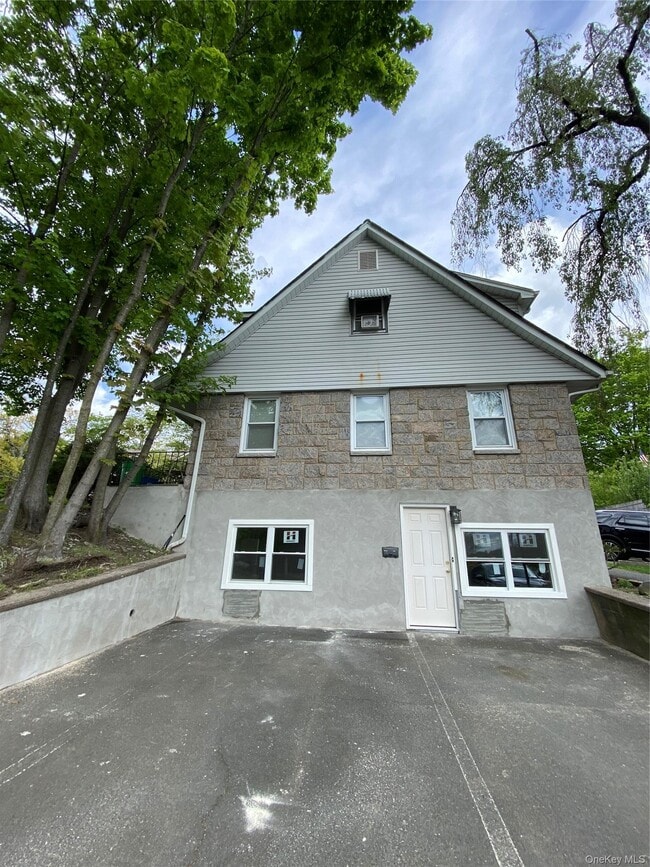Building Photo - 52b S Middletown Rd