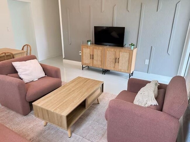 Building Photo - 1720 NE 146th St