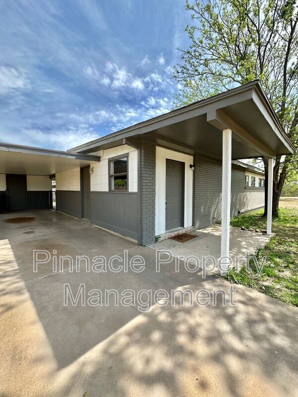 Building Photo - 2401 Field St