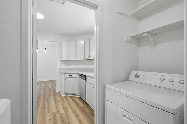 Building Photo - 11611 Rustic Rock Dr