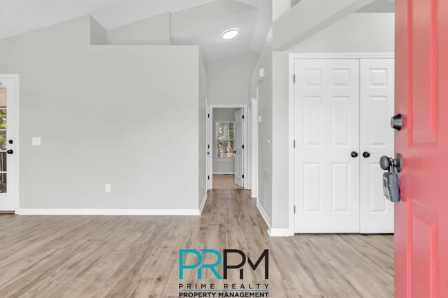 Building Photo - 244 Oak Valley Dr