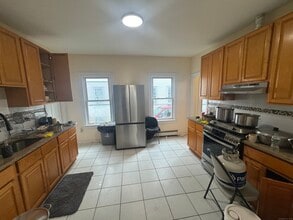 Building Photo - 190 Whitney Ave