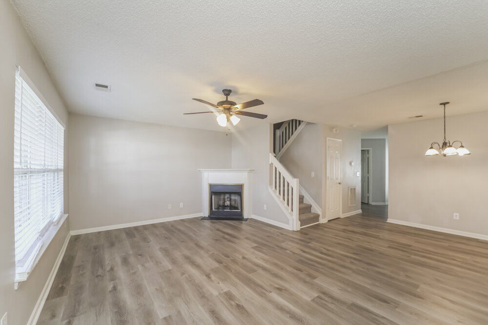 Building Photo - 10142 Forest Landing Dr