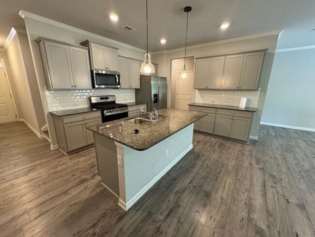 Building Photo - Modern 3/2.5 Townhome in Woodstock- $2,350