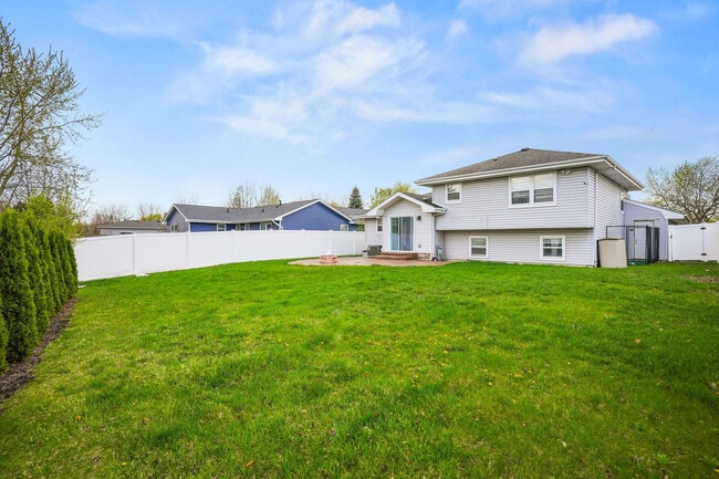 Building Photo - 2614 La Brecque Dr