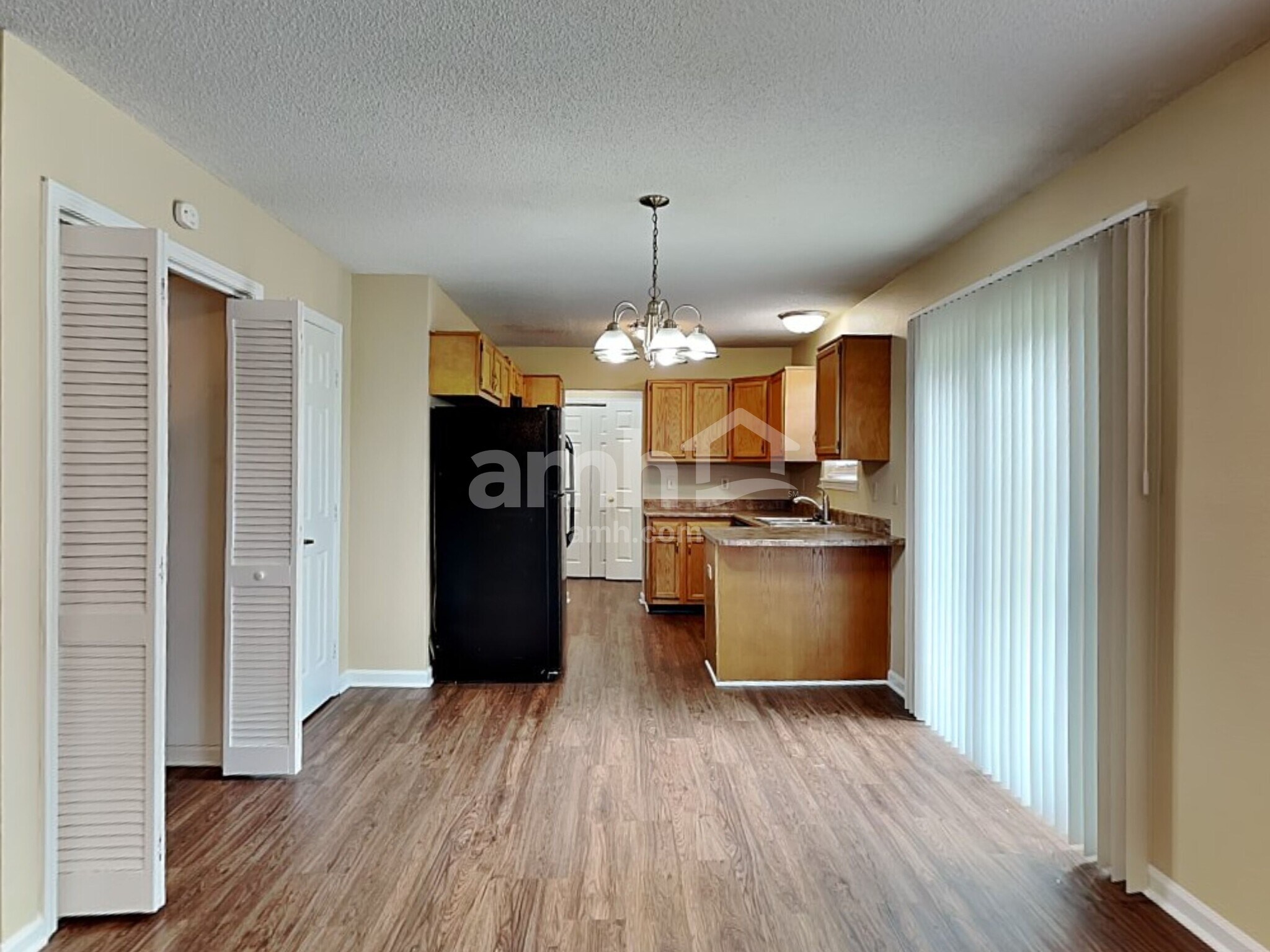 Building Photo - 9017 Stonewall Dr
