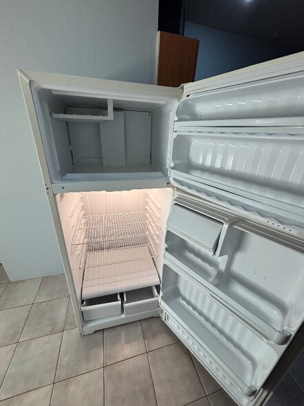 Building Photo - 1003 W Main St