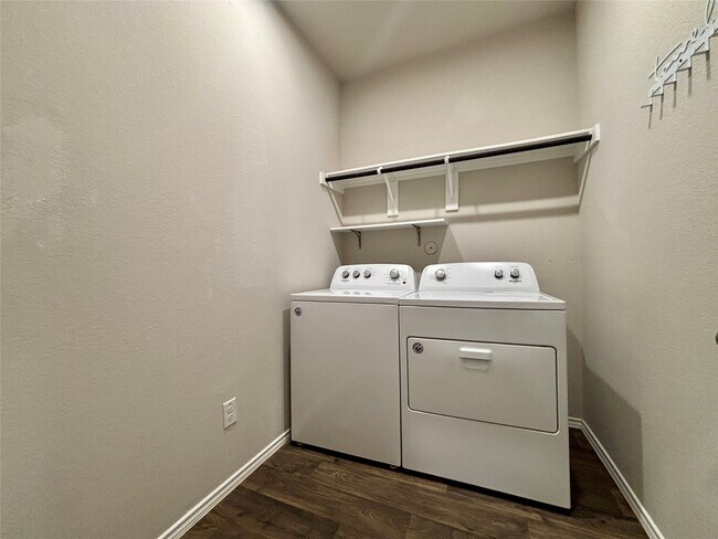 Building Photo - 12241 Trumpetfish Dr