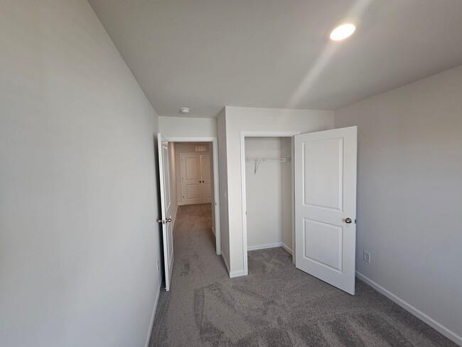 Building Photo - Brand New Townhome in Great North Charlott...