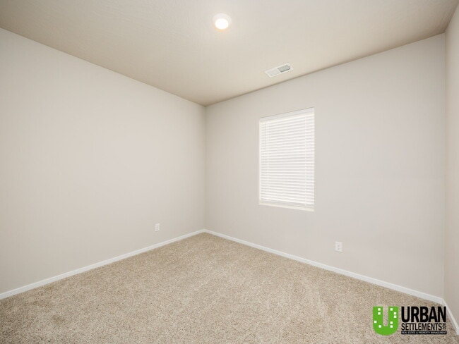 Building Photo - 5803 W Jamestown Ln