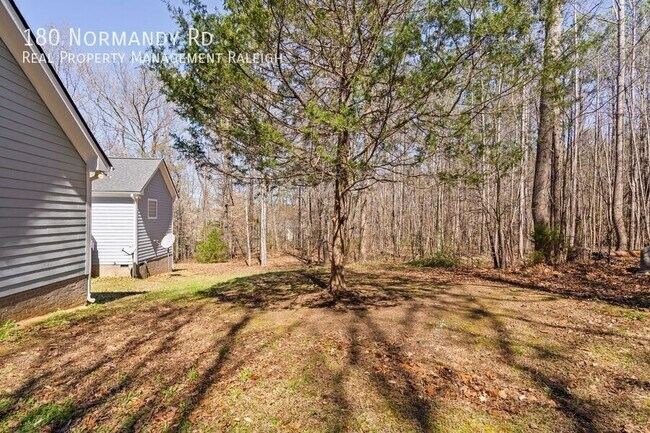 Building Photo - 180 Normandy Rd
