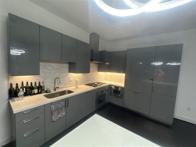 Building Photo - 4521 San Felipe St