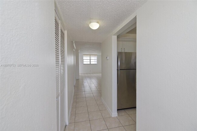 Building Photo - 2903 N Miami Beach Blvd