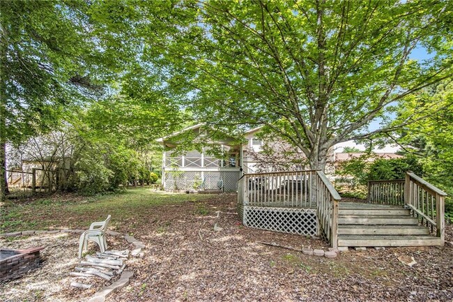 Building Photo - 443 St Patrick Dr SW