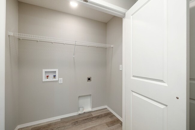 Building Photo - Newly built 3 bedroom-Westbury Gardens!