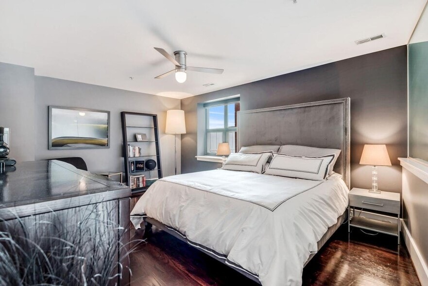 Building Photo - 2109 10th St NW