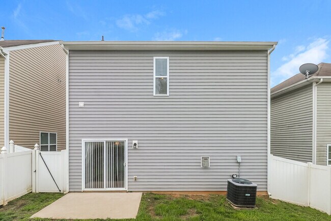 Building Photo - 516 Knothole Ln