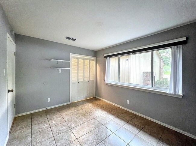 Building Photo - 8305 Greenslope Dr