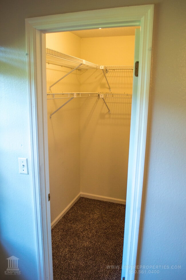 Building Photo - Beautiful Large home off of Mahan