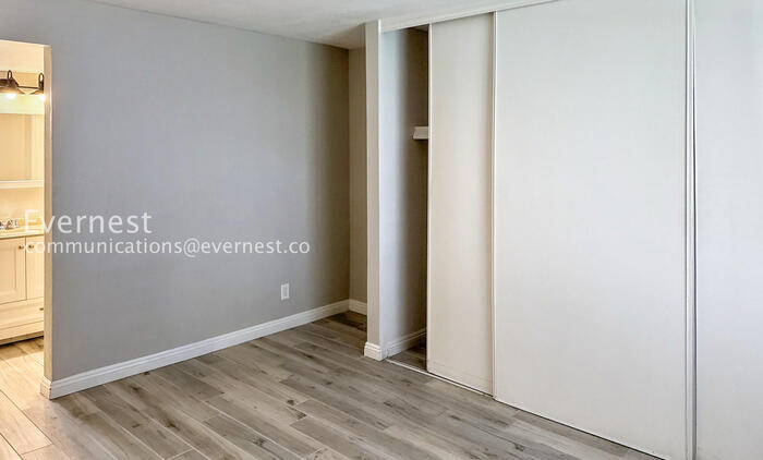 Building Photo - 1920 W Lindner Ave