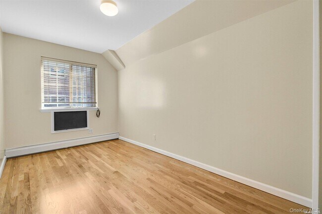 Building Photo - 65-45 110th St