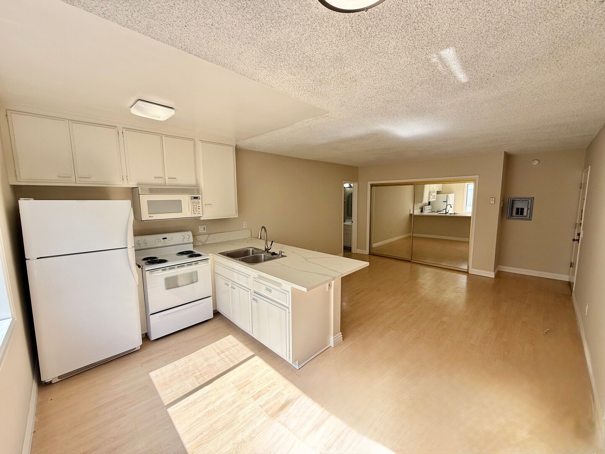 Building Photo - 1534 11th St