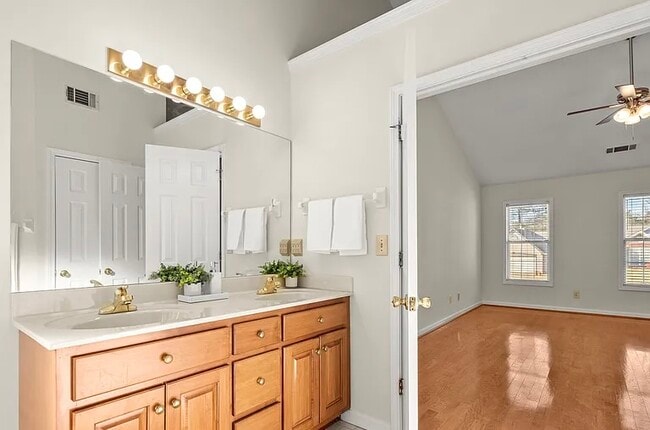 Building Photo - 4235 Marjorie Rd SW