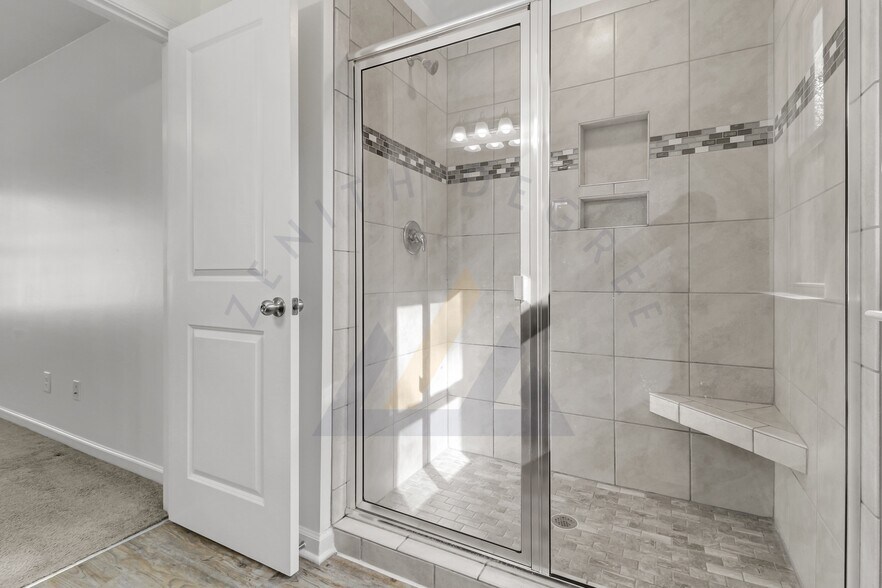 Building Photo - 206 Plumgrass Way